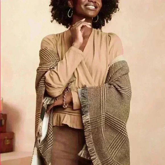 Banana Republic Tops - Banana Republic Petite Wrap Top